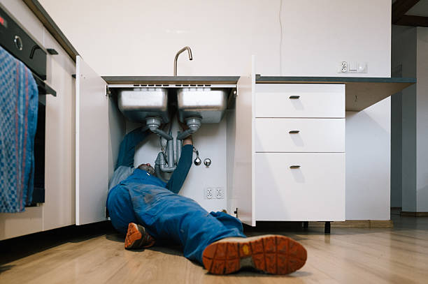 Professional Emergency Plumber technician working in Andrews, NC
